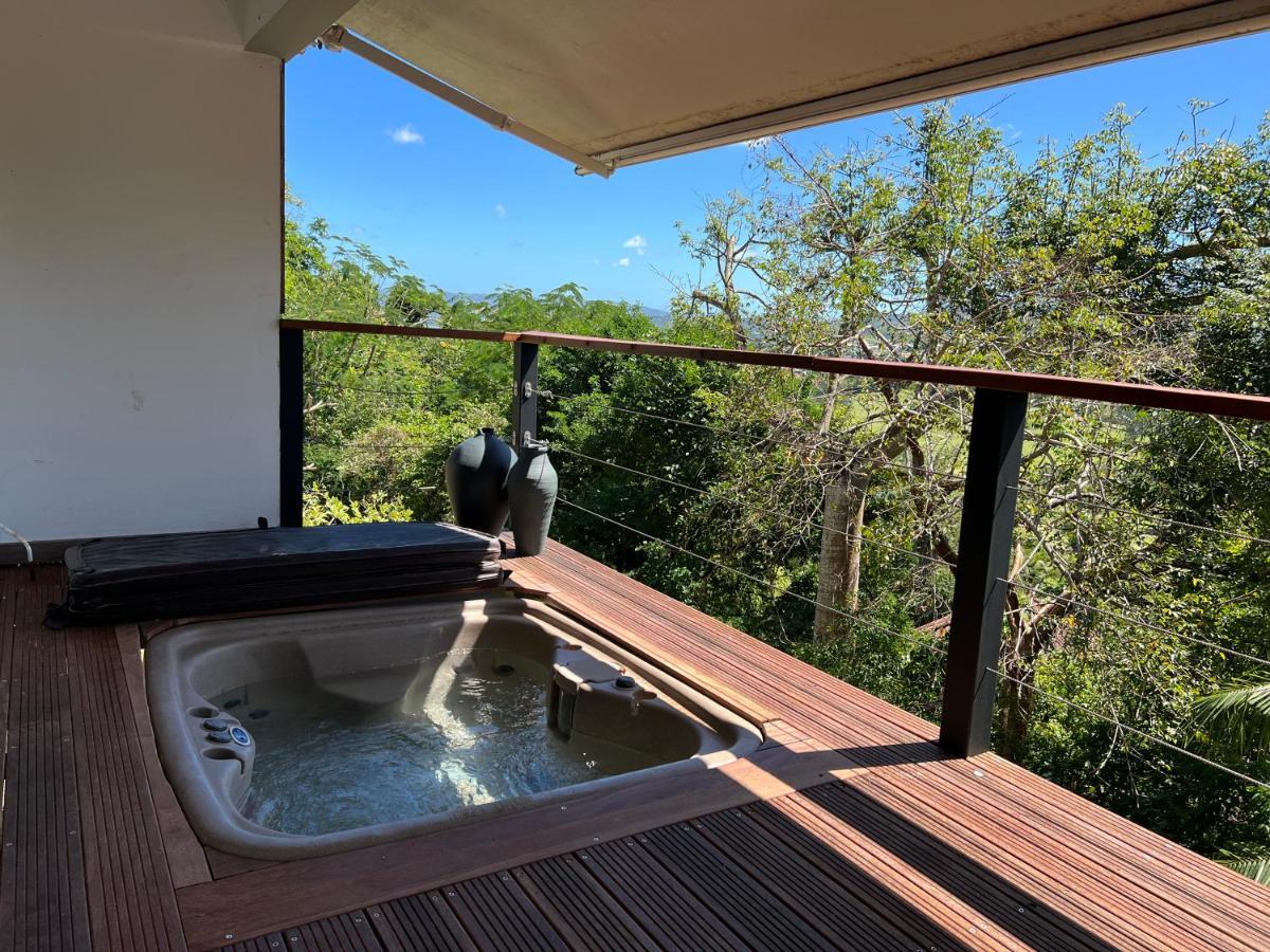 Appartement Avec Jacuzzi Et Vue Sur Le Golf Les Trois-Ilets Exterior photo